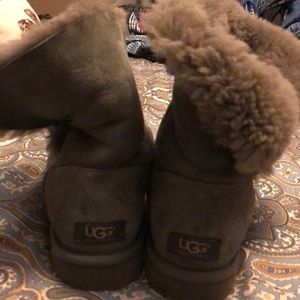 Grey uggs